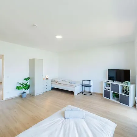 Schoene Mitarbeiter In Apartment Zirndorf