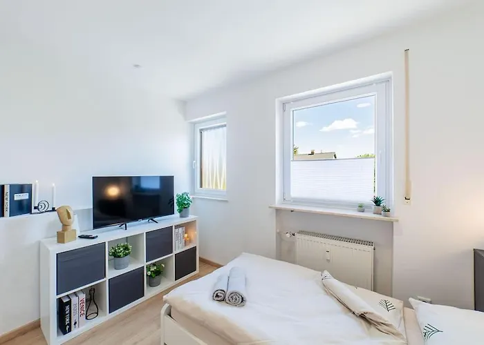 Schoene Mitarbeiter In זירנדורף